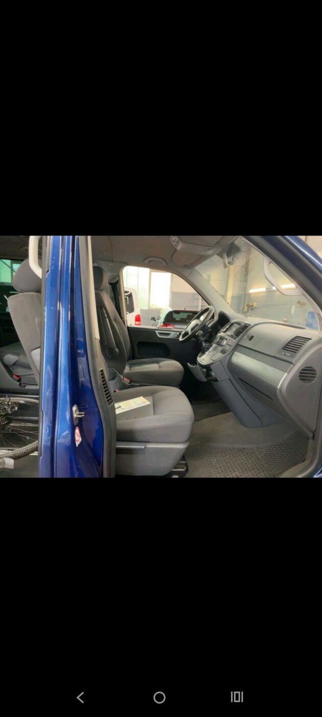 VOLKSWAGEN Multivan T5