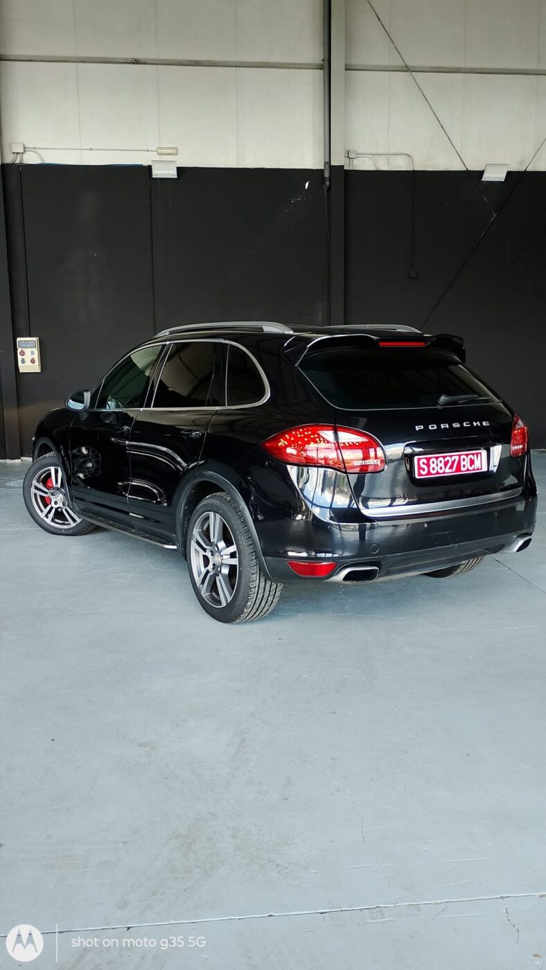 PORSCHE Cayenne 3.0D