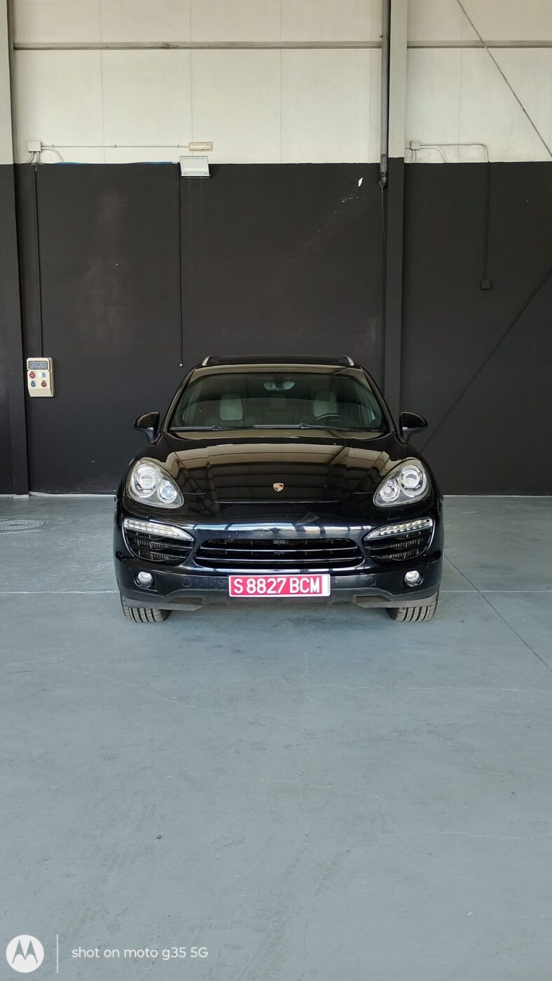 PORSCHE Cayenne 3.0D