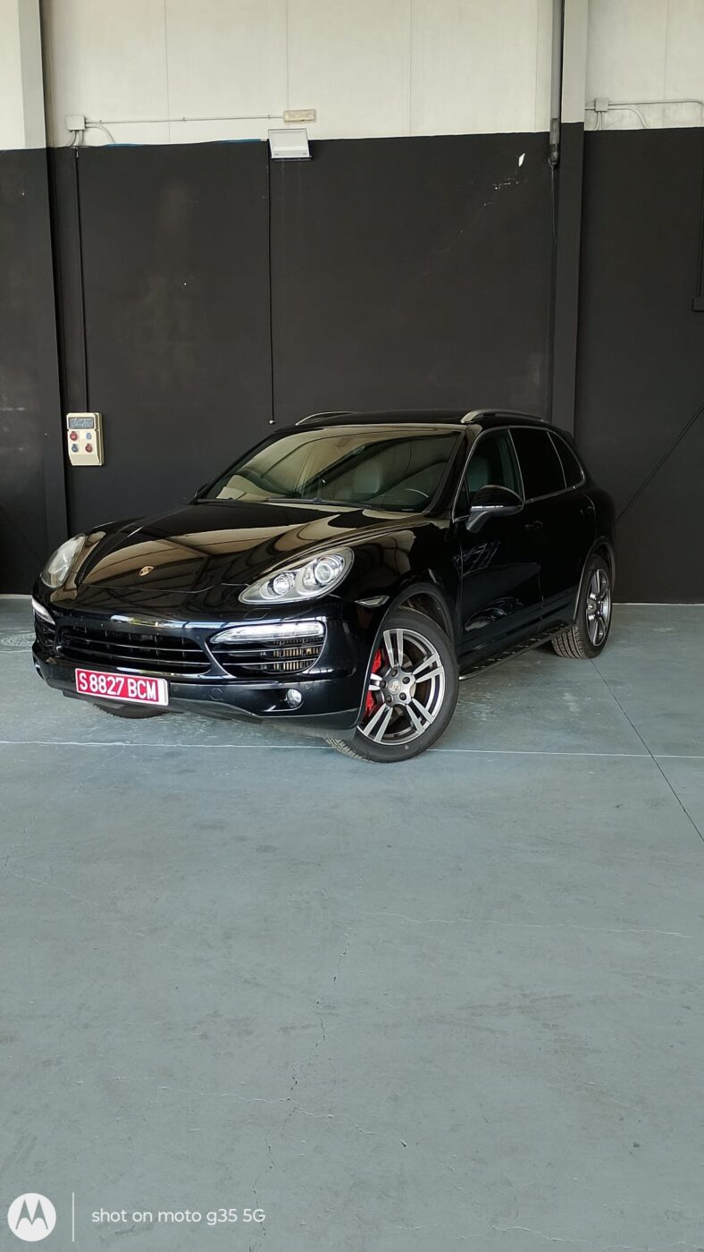 PORSCHE Cayenne 3.0D