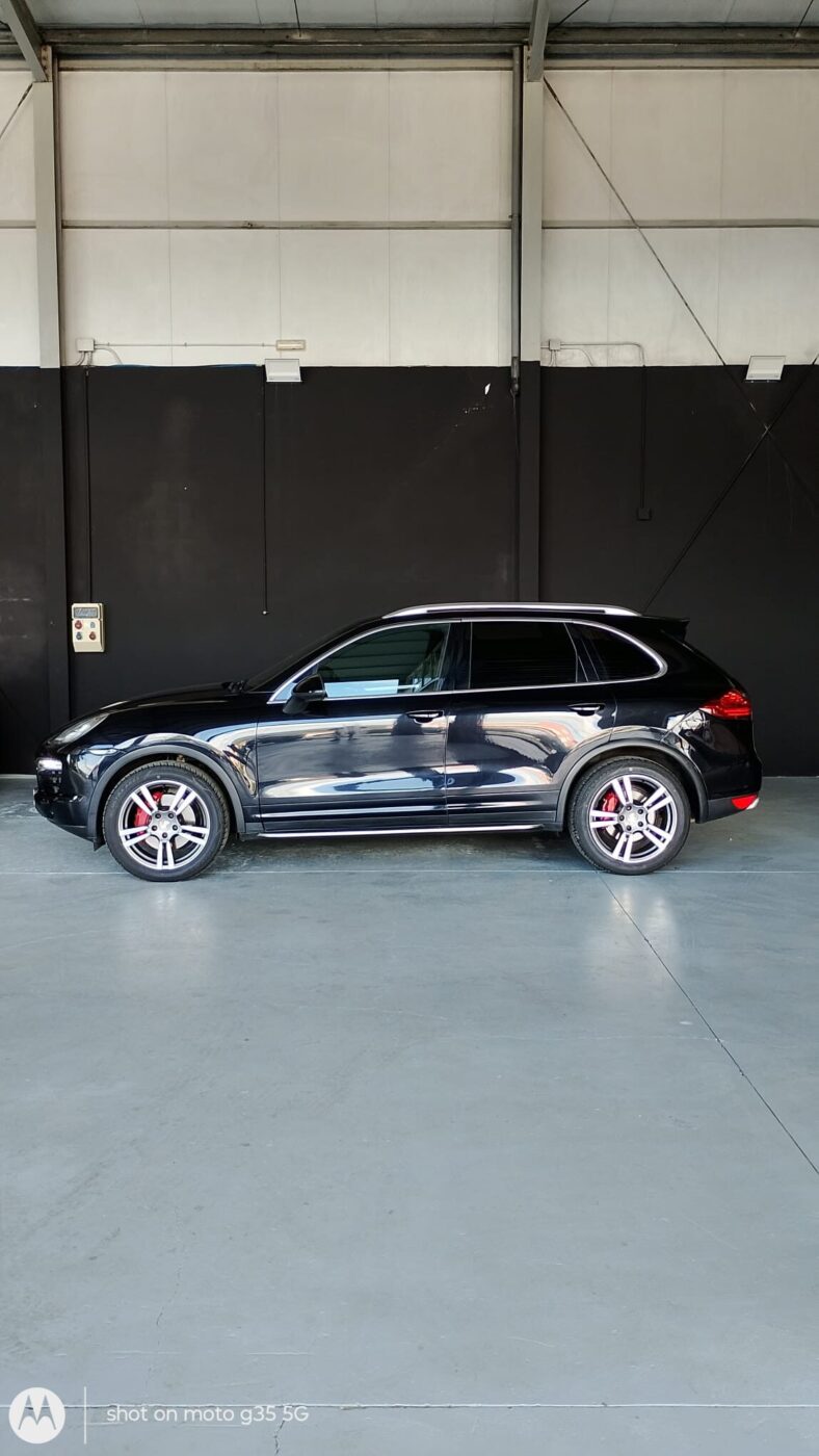 PORSCHE Cayenne 3.0D