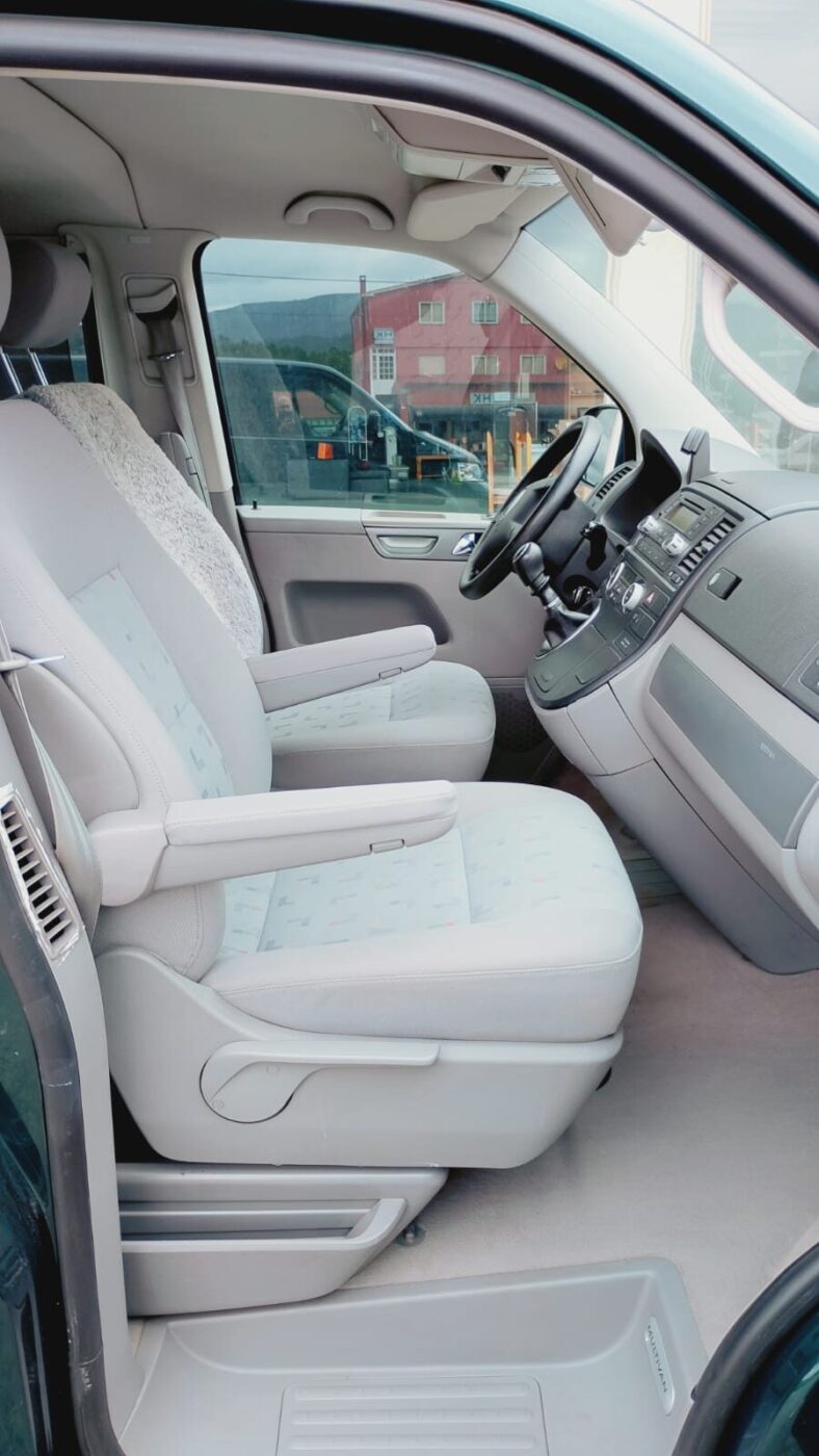 VOLKSWAGEN Multivan T5 