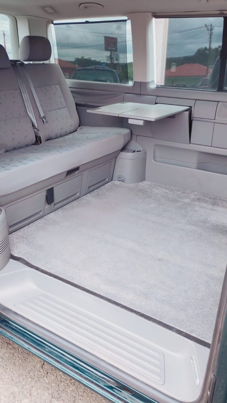 VOLKSWAGEN Multivan T5 