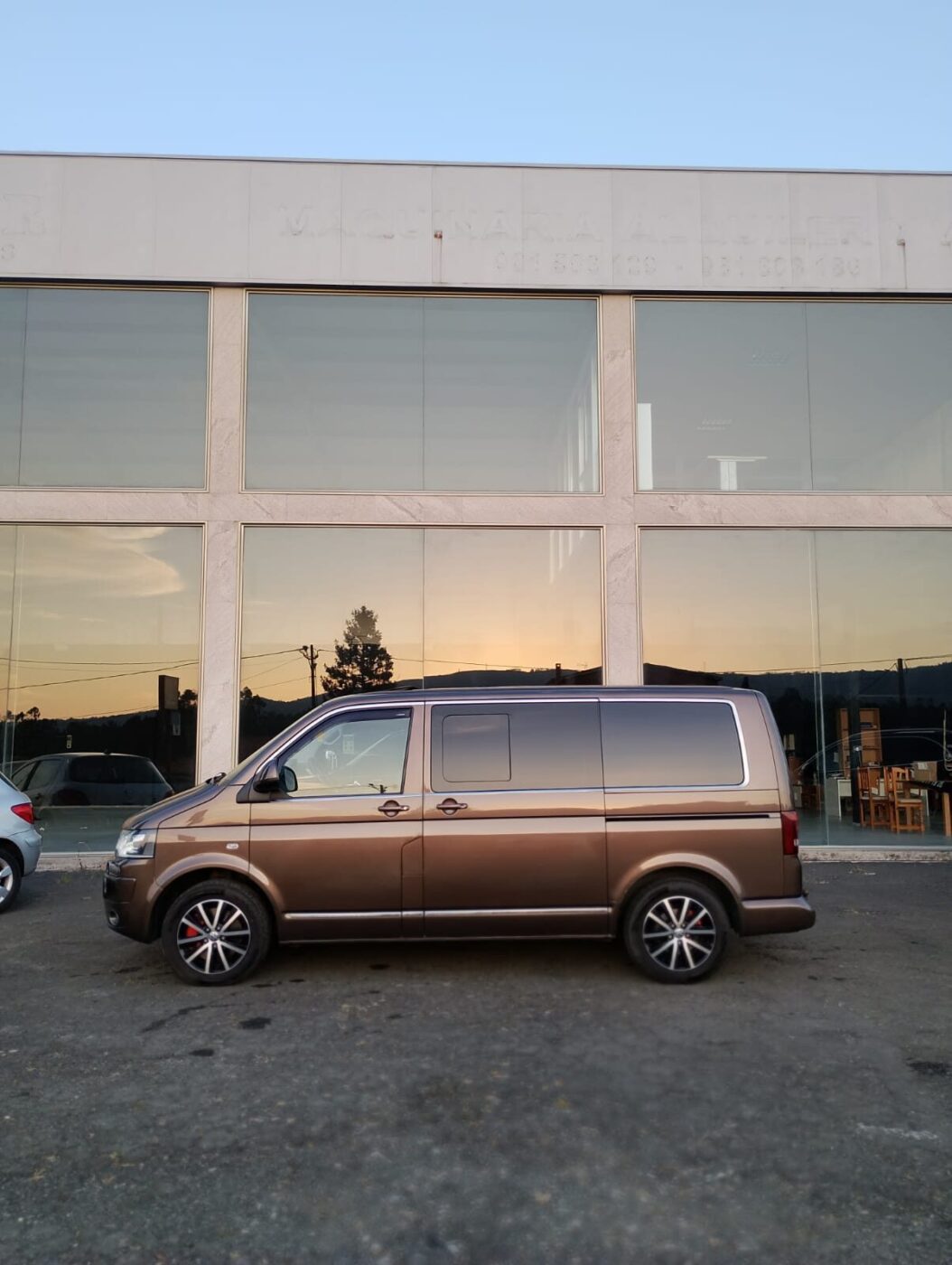VOLKSWAGEN Multivan T5 HIGHLINE