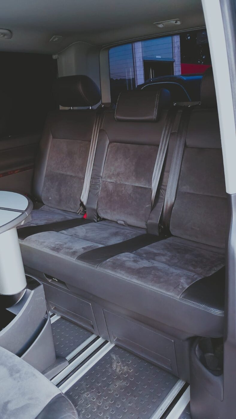 VOLKSWAGEN Multivan T5 HIGHLINE