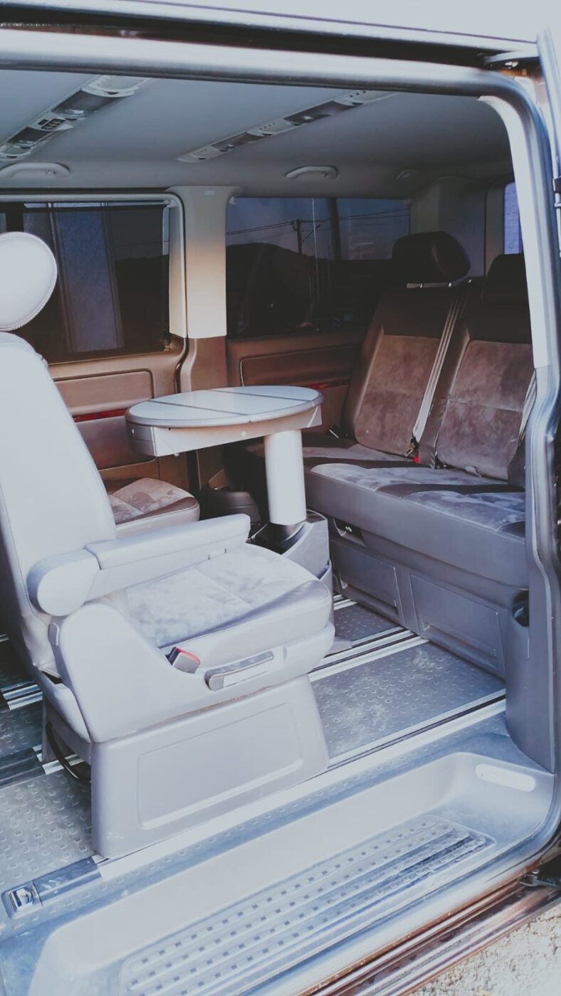 VOLKSWAGEN Multivan T5 HIGHLINE