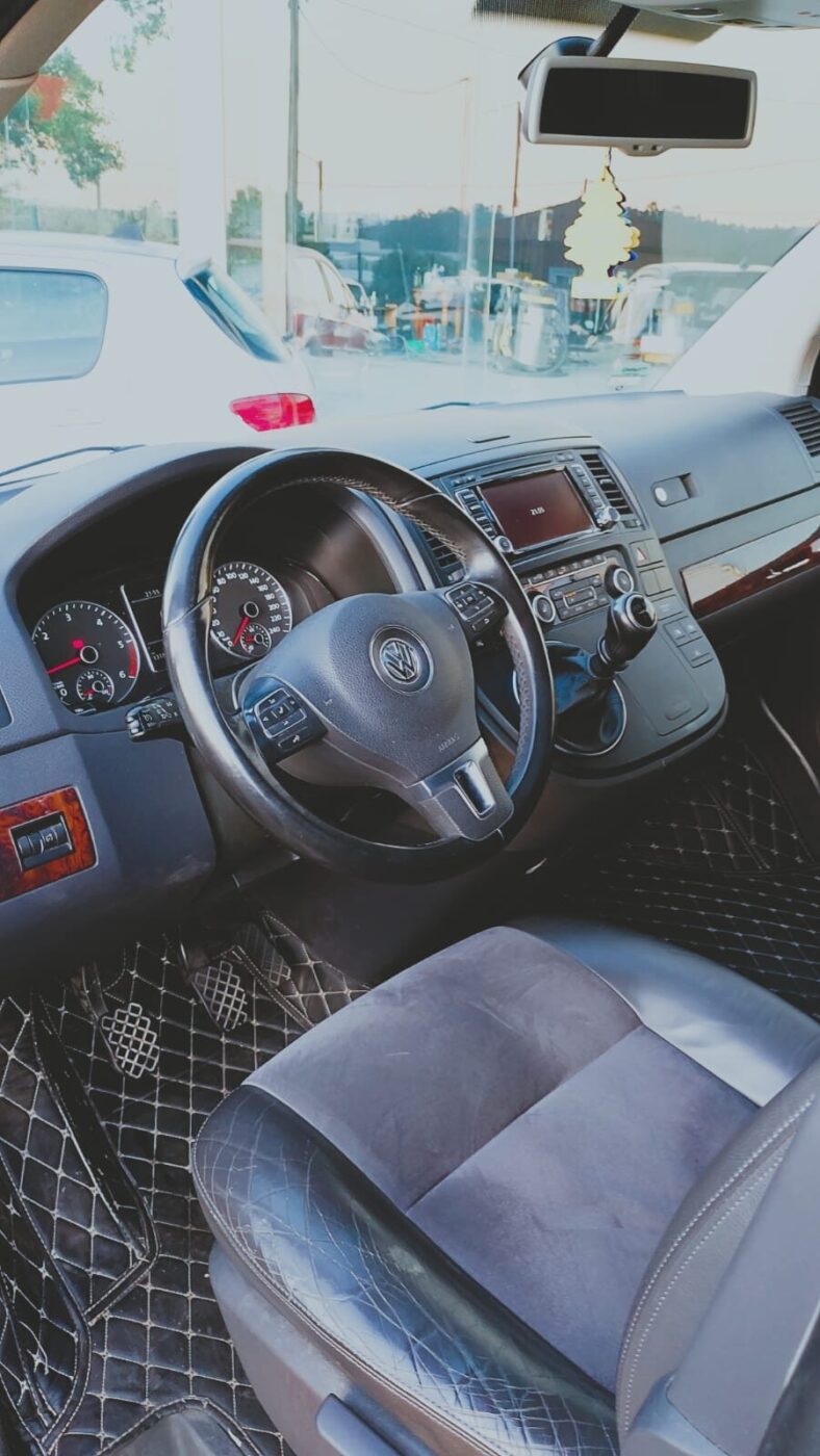 VOLKSWAGEN Multivan T5 HIGHLINE