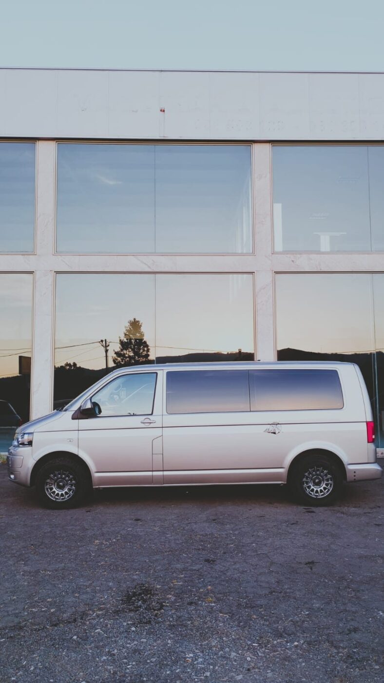 VOLKSWAGEN Caravelle T5 