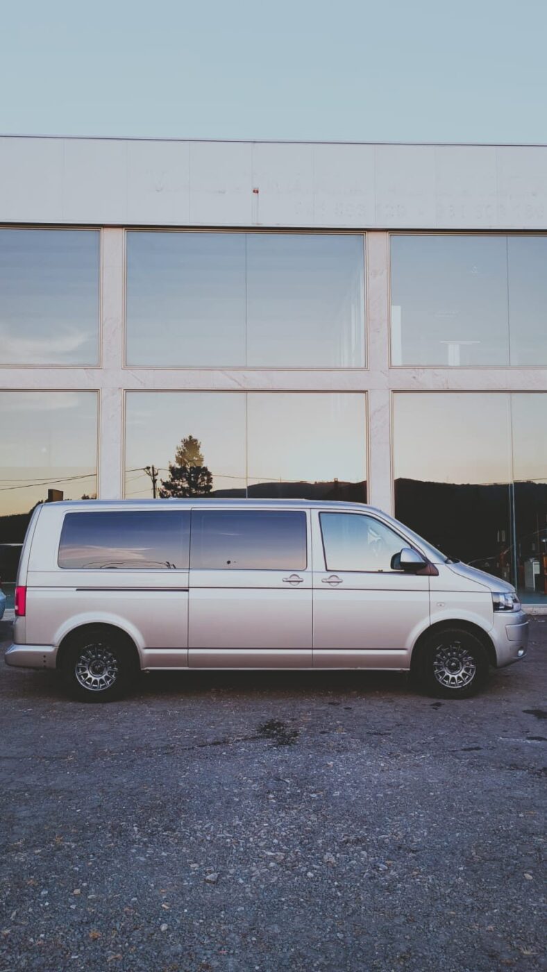 VOLKSWAGEN Caravelle T5 