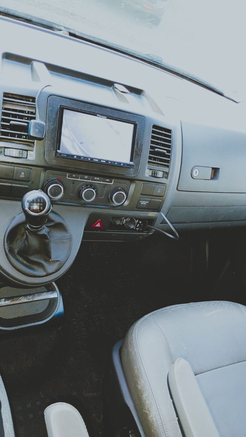 VOLKSWAGEN Caravelle T5 