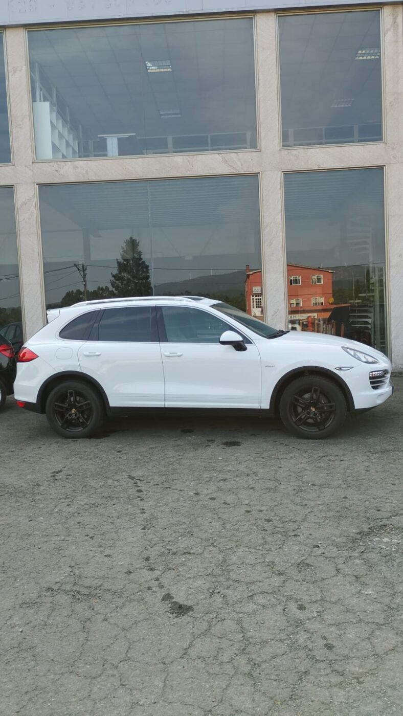 PORSCHE Cayenne 3.0D