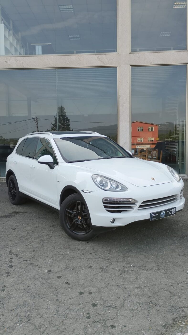 PORSCHE Cayenne 3.0D