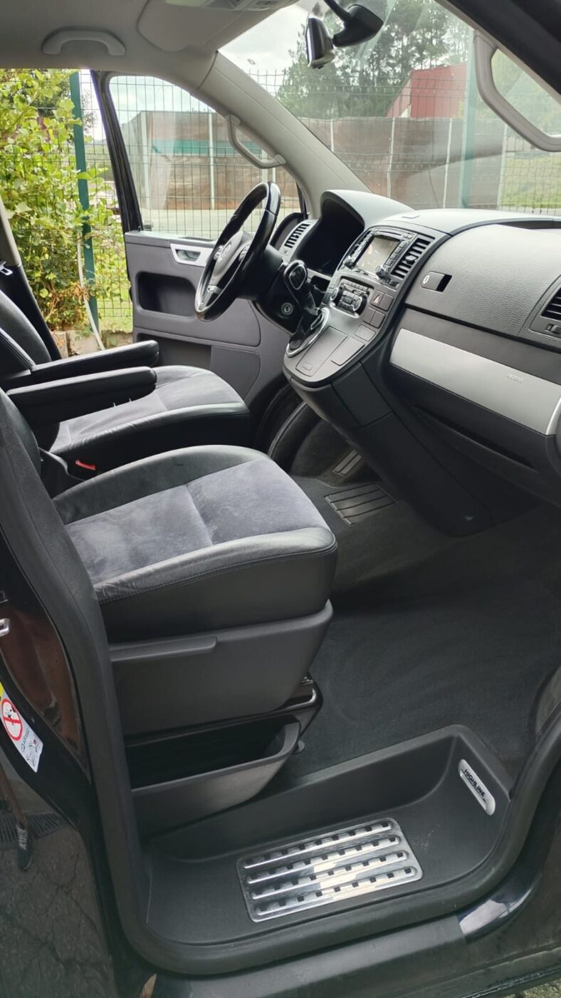 VOLKSWAGEN Multivan T5 HIGHLINE