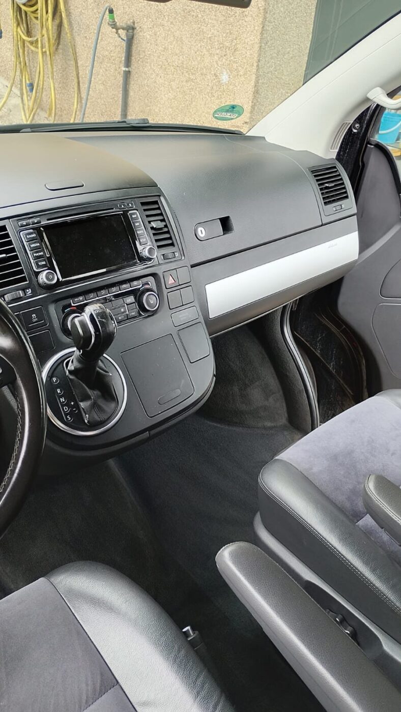VOLKSWAGEN Multivan T5 HIGHLINE
