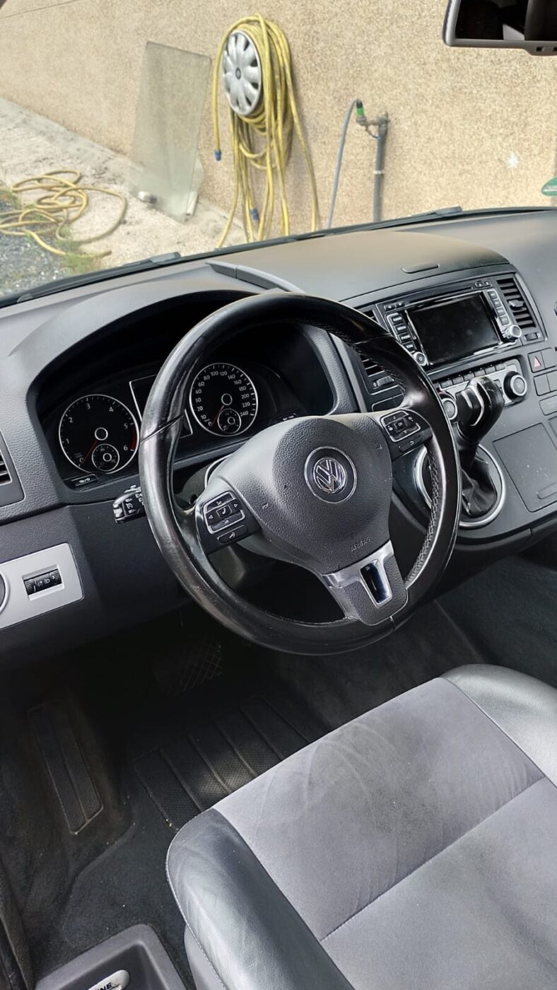 VOLKSWAGEN Multivan T5 HIGHLINE