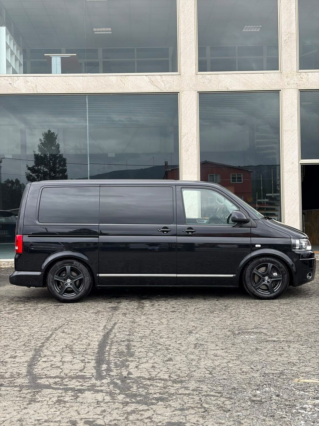 VOLKSWAGEN Multivan T5 HIGHLINE