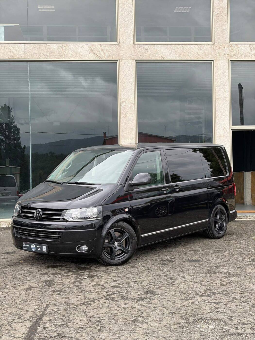 VOLKSWAGEN Multivan T5 HIGHLINE
