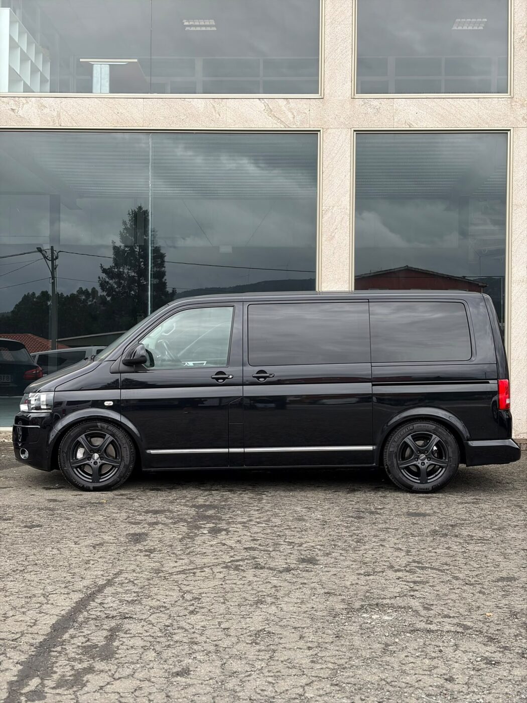 VOLKSWAGEN Multivan T5 HIGHLINE
