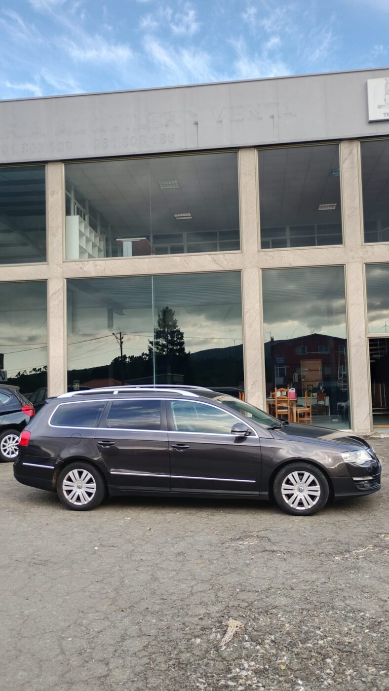 VOLKSWAGEN Passat Familiar
