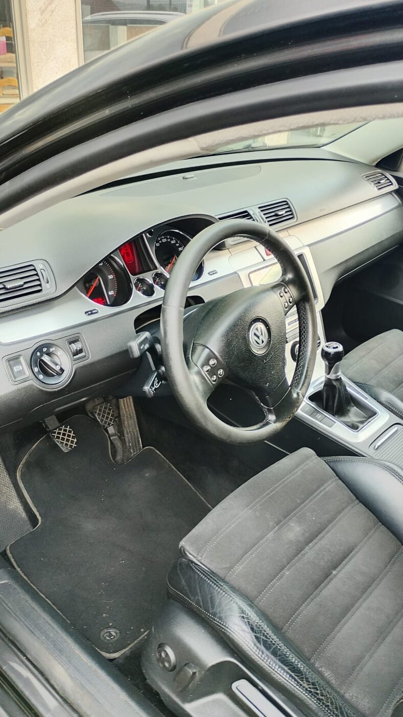 VOLKSWAGEN Passat Familiar